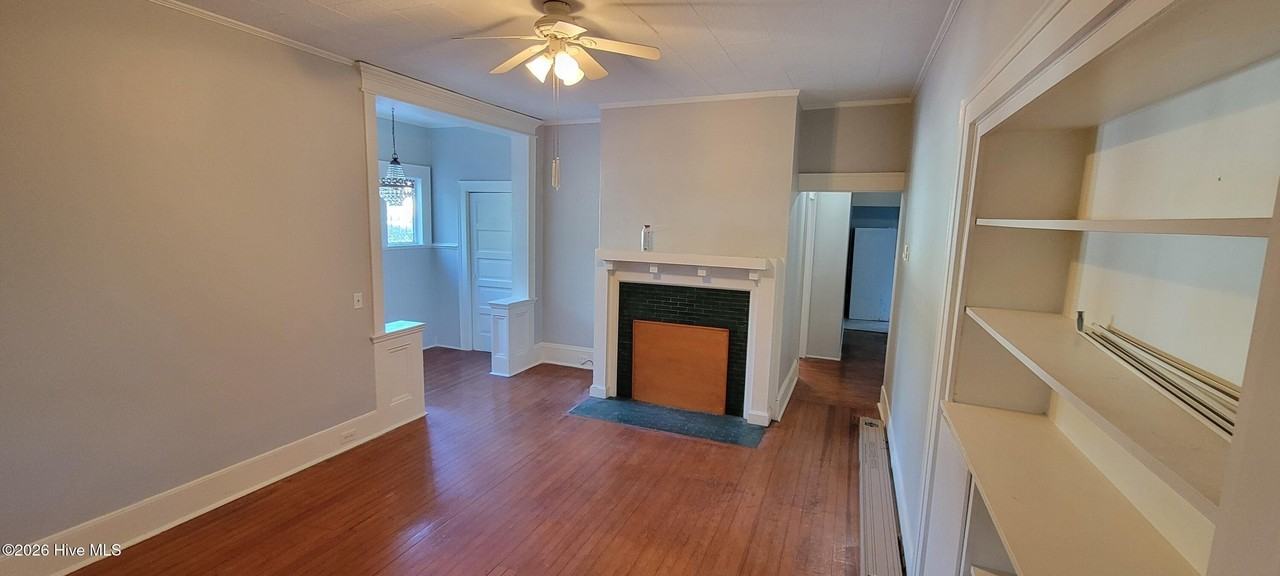 105 N May St - Photo 5 of 6