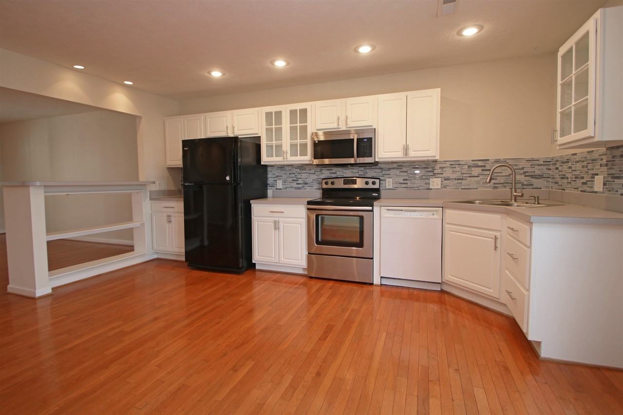 1214 Old Richmond Cir - Photo 6 of 29