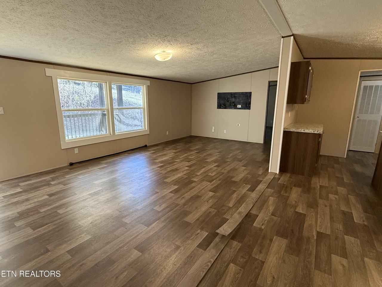 Barker Ave - Photo 4 of 18