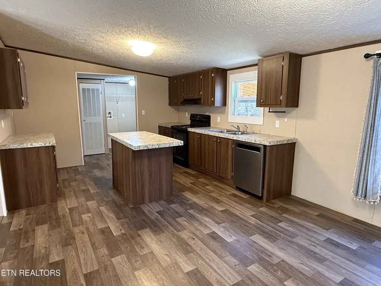 Barker Ave - Photo 6 of 18