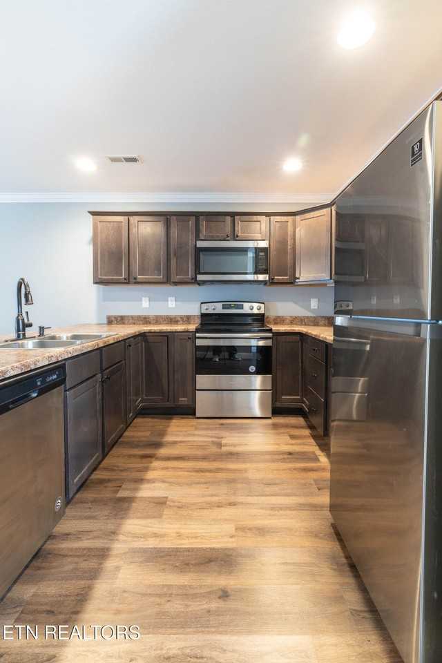 924 Warrior Hill Dr - Photo 5 of 24