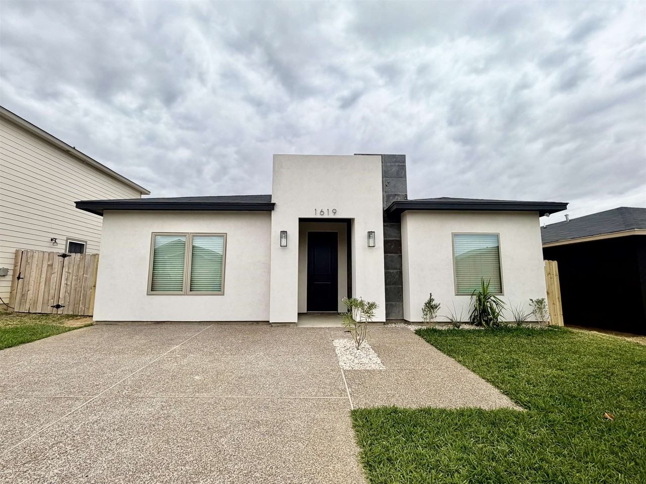 1619 Tesis Dr