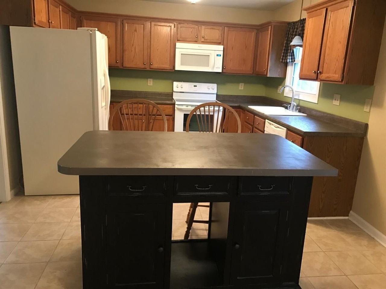 312 Mcdowell Dr - Photo 5 of 25