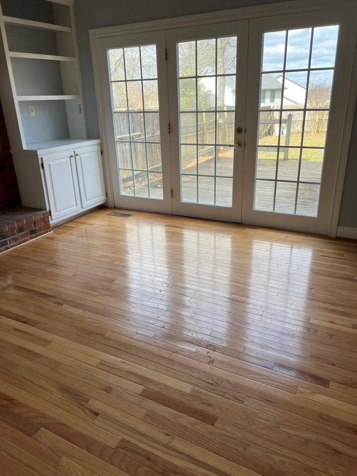 929 Woodglen Ct - Photo 3 of 26