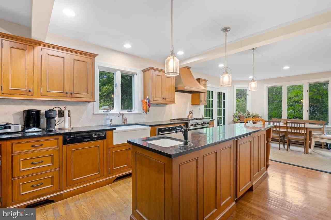 3203 Leland St - Photo 3 of 3