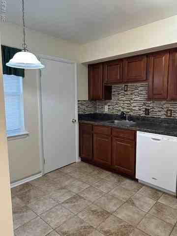 753 Lake Edward Dr - Photo 5 of 22