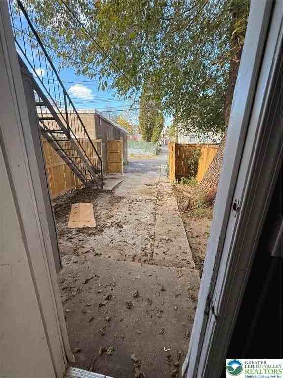 425 W Liberty St Apt 1st #1stFL - Photo 6 of 7