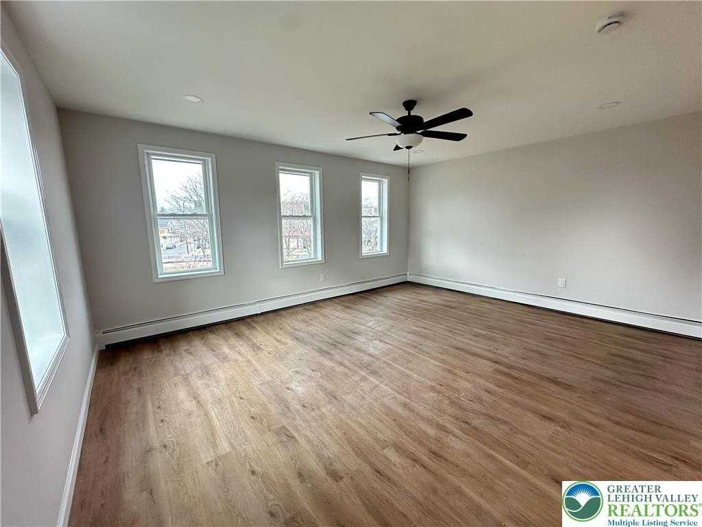 348 Main St - Photo 3 of 7