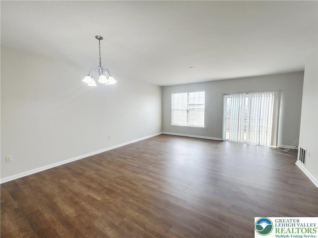 7510 Pioneer Dr - Photo 5 of 31