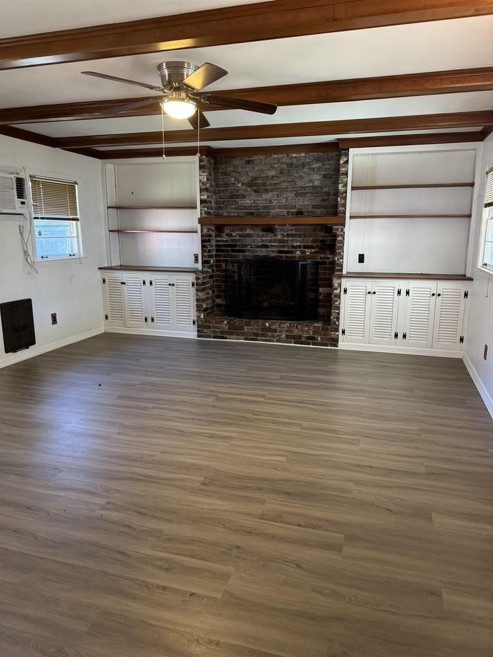 4973 Greenway Ave - Photo 2 of 12