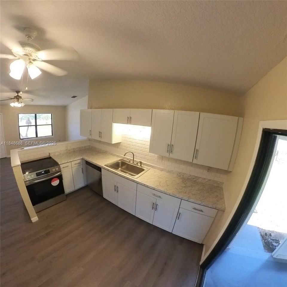 21548 Seyburn Ter - Photo 4 of 25