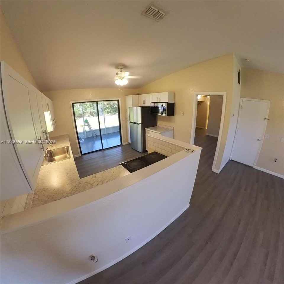 21548 Seyburn Ter - Photo 7 of 25