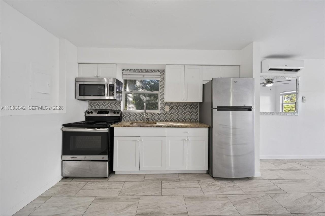 36 Ne 64th Ter #A - Photo 4 of 12