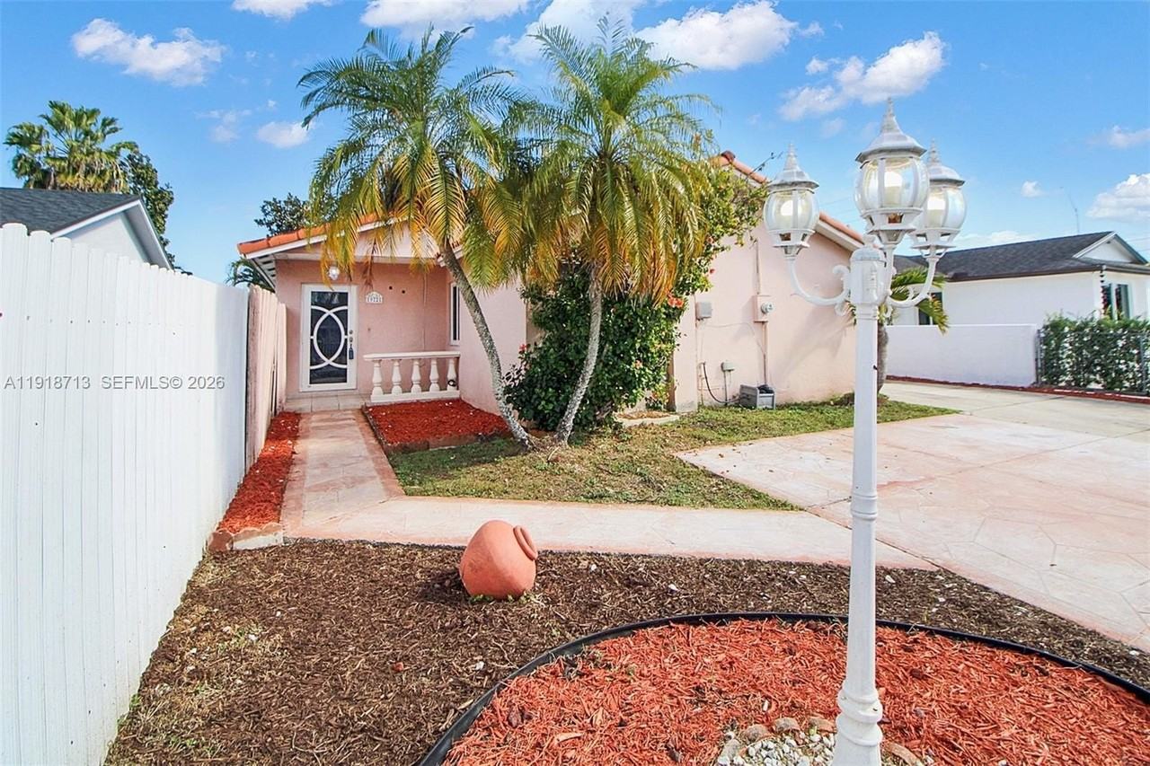 19721 Sw 122nd Pl #19721 - Photo 4 of 29