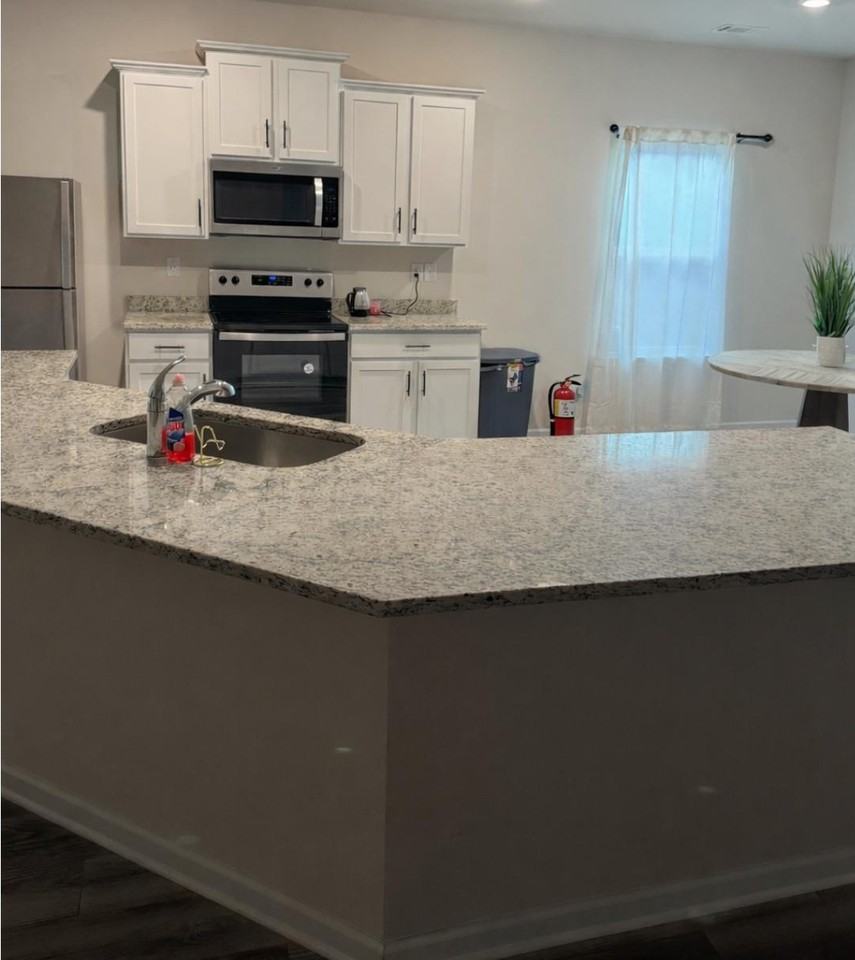 Limestone Cir - Photo 4 of 20