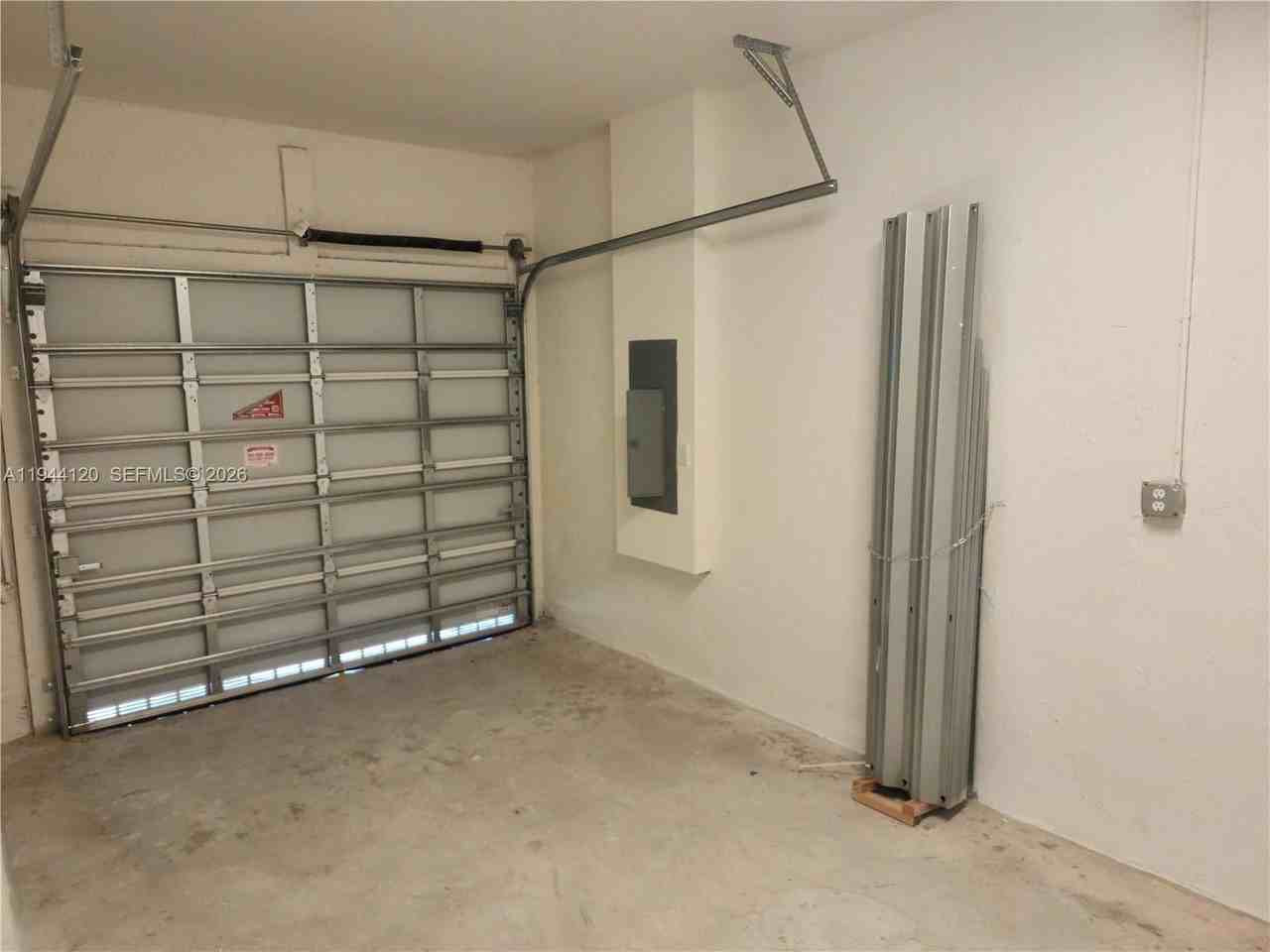 2468 Se 24th Ct - Photo 6 of 8