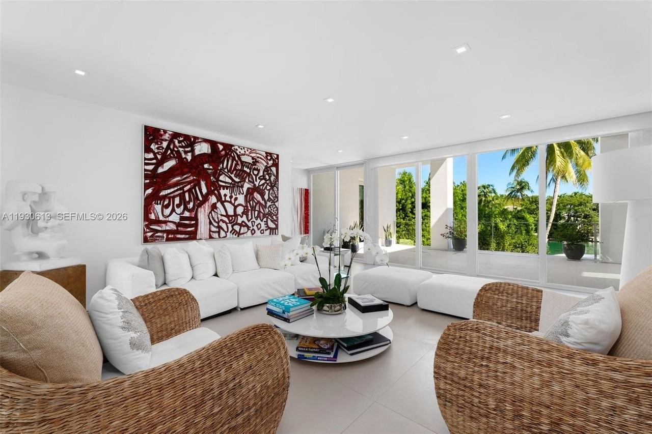 481 S Mashta Dr - Photo 5 of 50