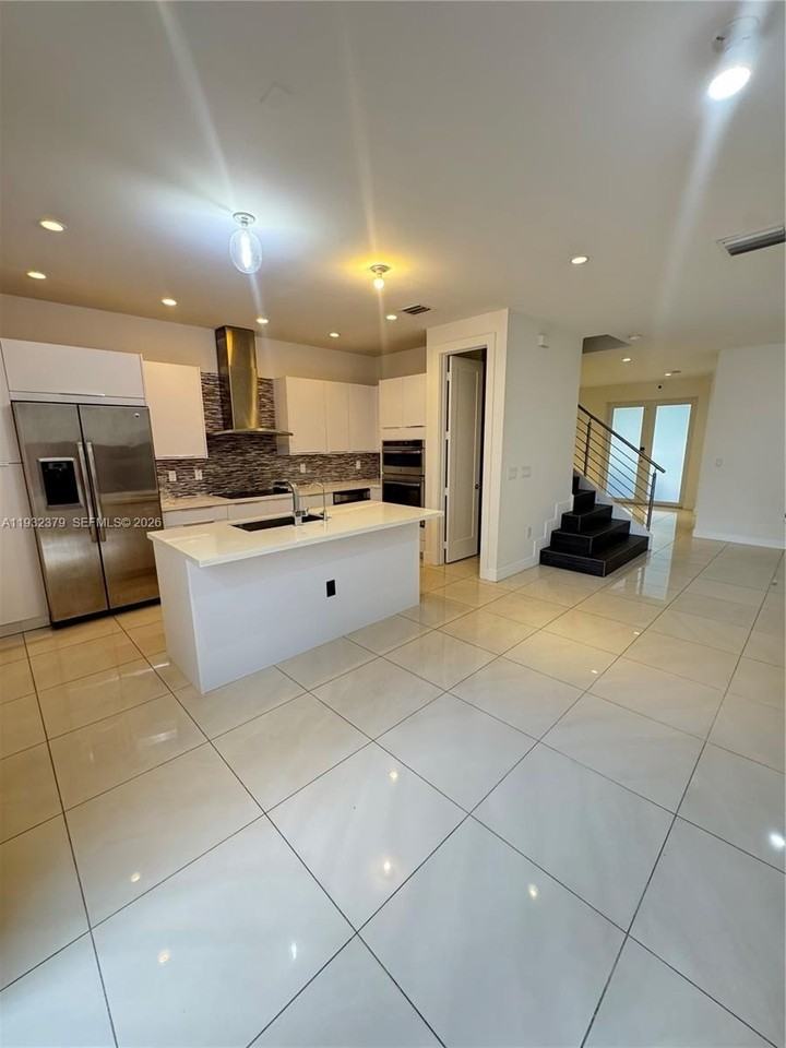 10550 Nw 65th Ln - Photo 4 of 50