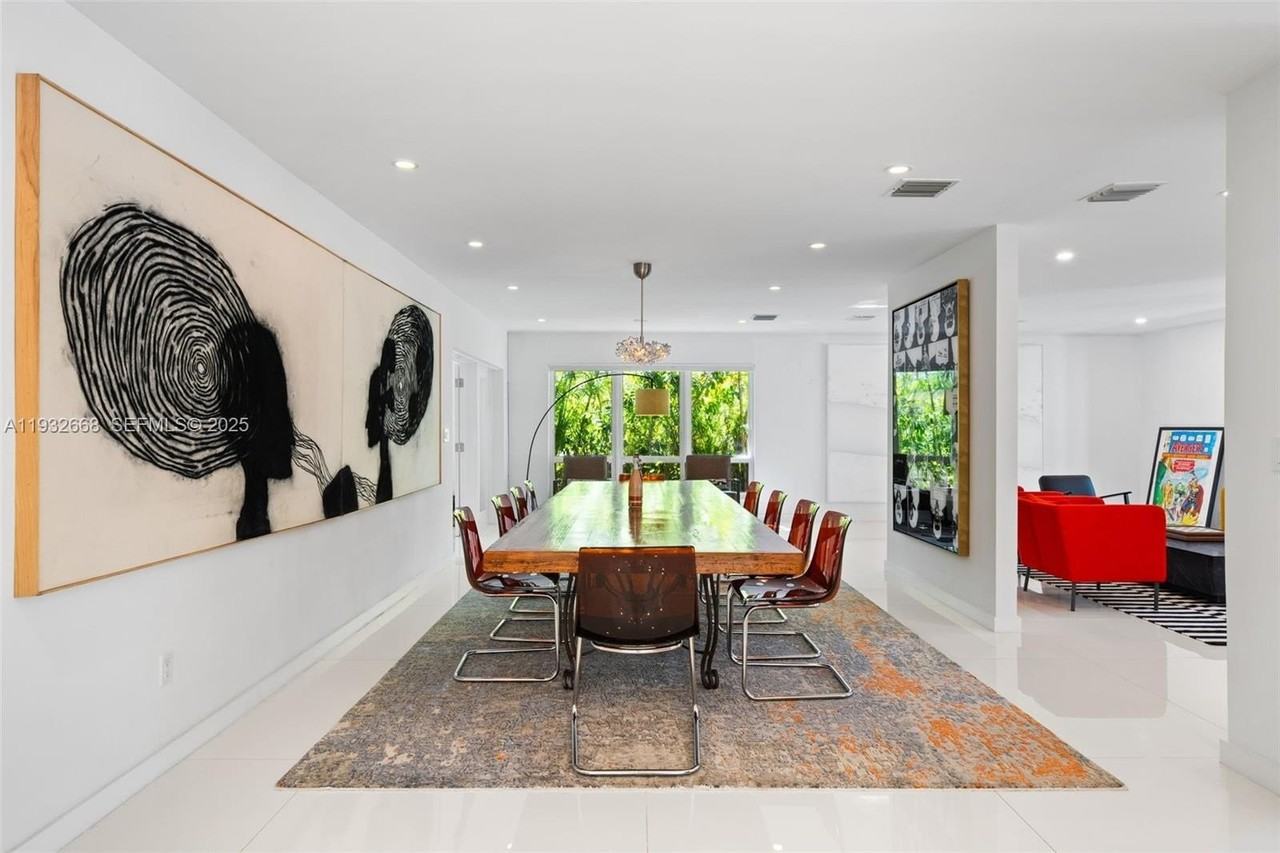 5055 N Bay Rd - Photo 3 of 31