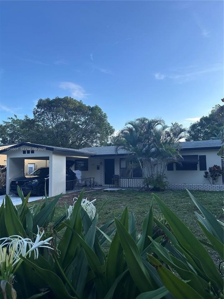 200 Se 19th St #200 - Photo 2 of 25