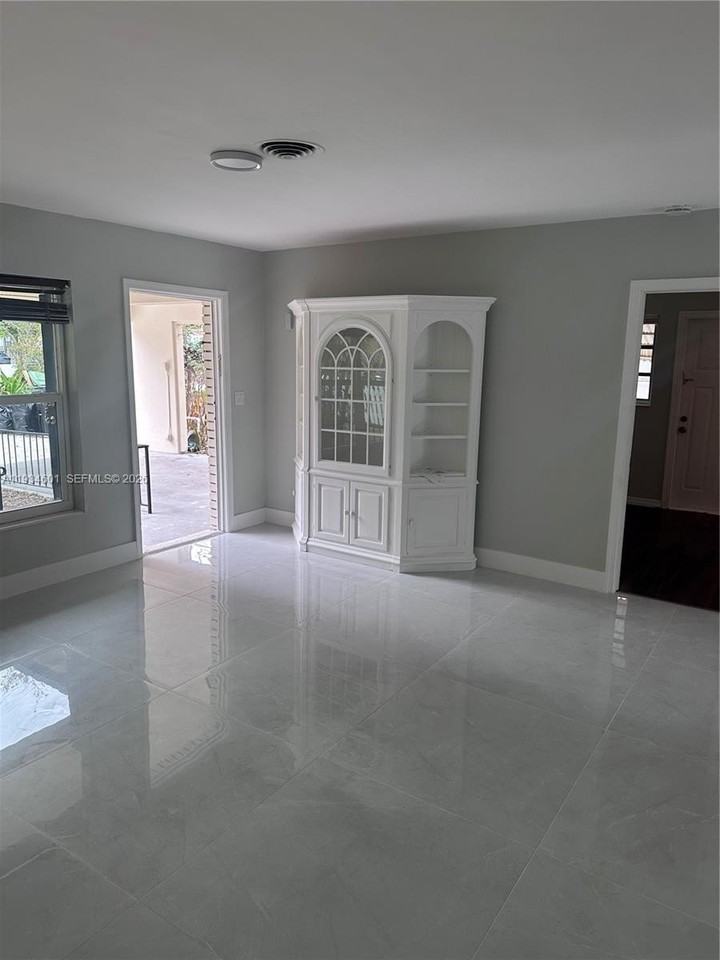 200 Se 19th St #200 - Photo 6 of 25