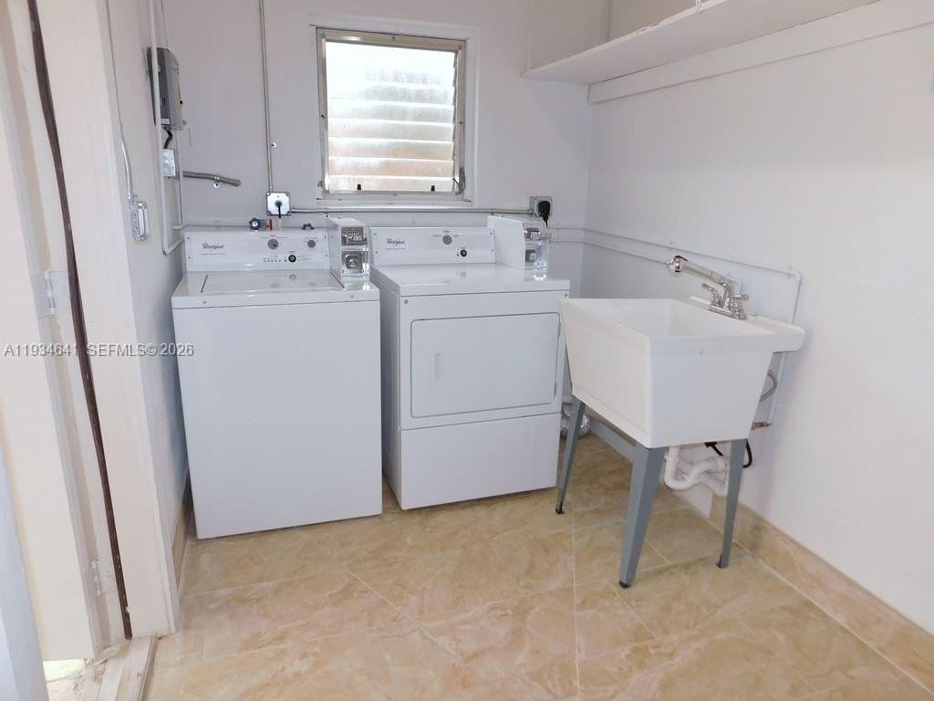 1648 Washington St #1-2 - Photo 3 of 17