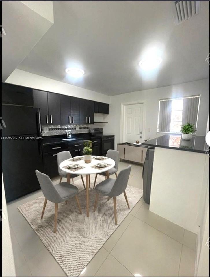 512 Sw 7th St #1-4 - Photo 5 of 16