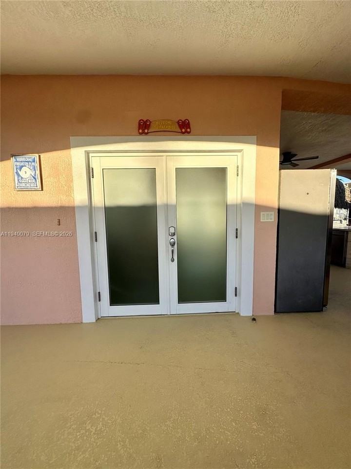 1516 Aqueduct Ln #1 - Photo 5 of 50