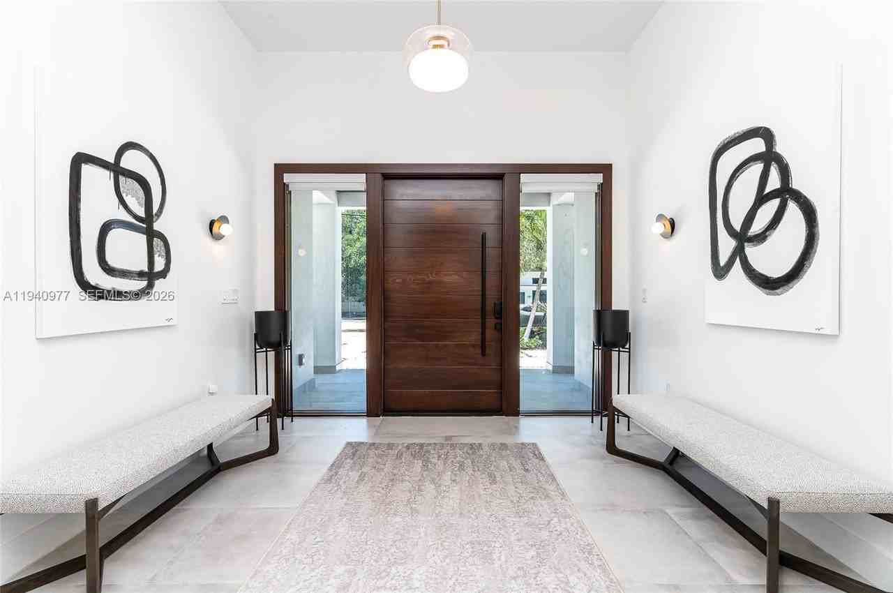 2560 Ne 199th St - Photo 5 of 50