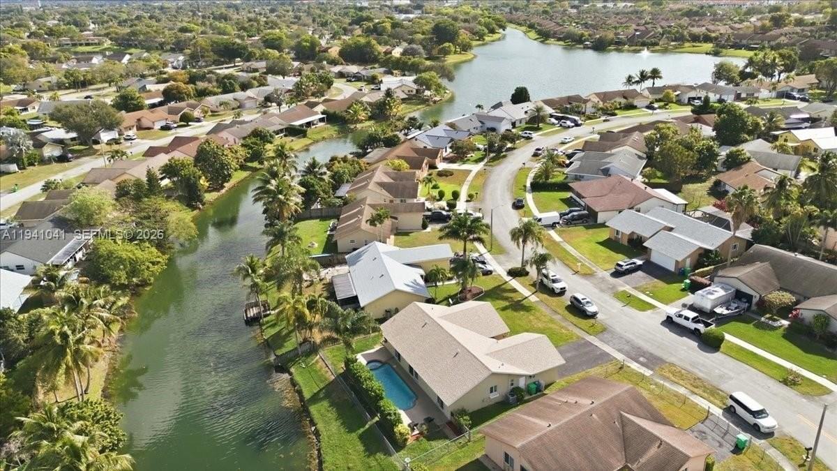 9349 Nw 47th St - Photo 7 of 45