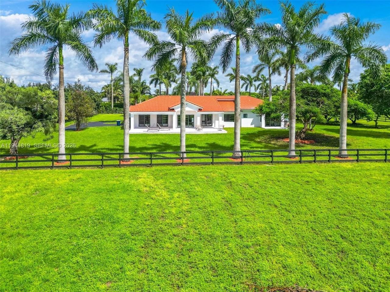 14300 Sw 192nd St - Photo 2 of 27