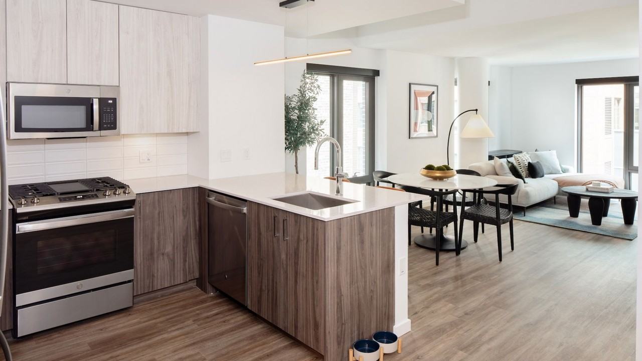 166 N Aberdeen St #1712