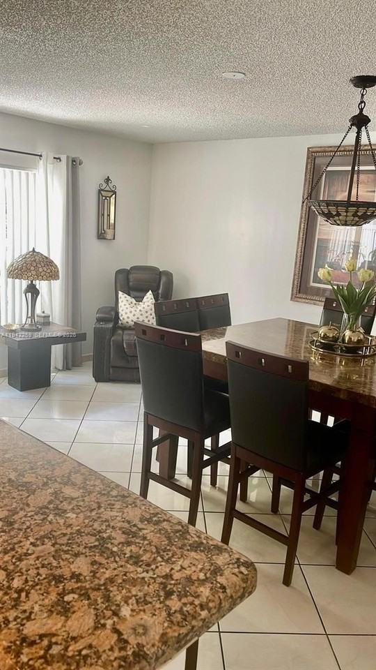 300 Sw 100th Ave - Photo 5 of 23