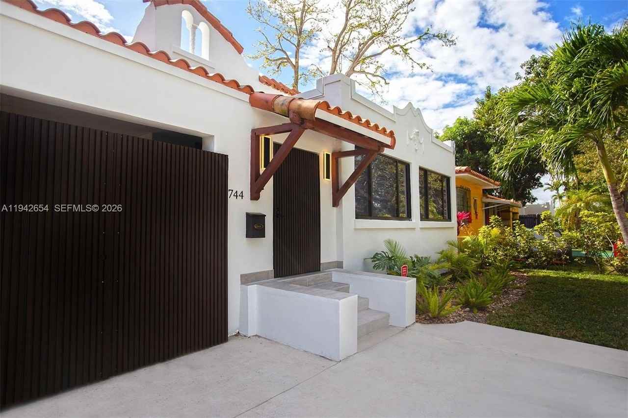 1744 Sw 22nd Ter #0 - Photo 5 of 50