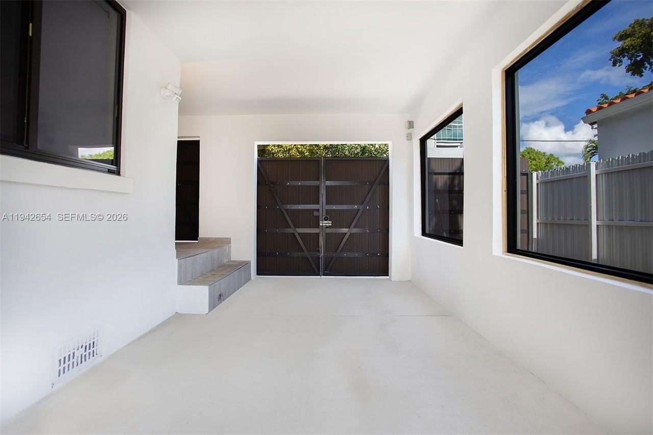 1744 Sw 22nd Ter #0 - Photo 7 of 50