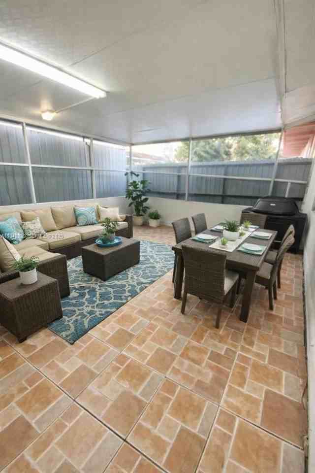 18804 Nw 45th Ave - Photo 6 of 8