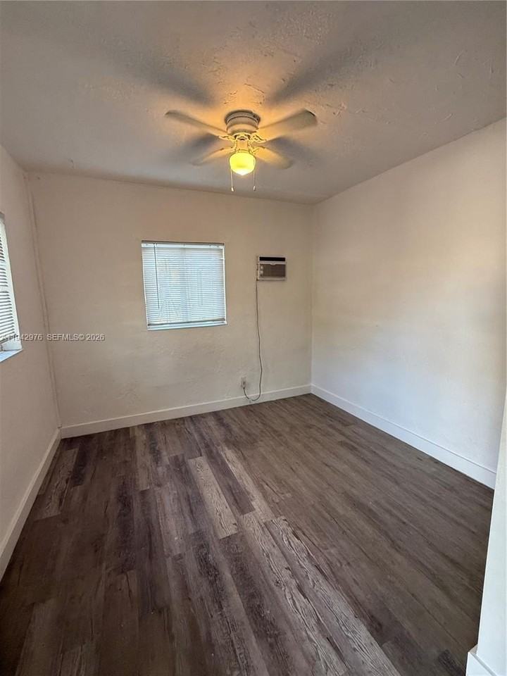 406 Foster Rd - Photo 2 of 8