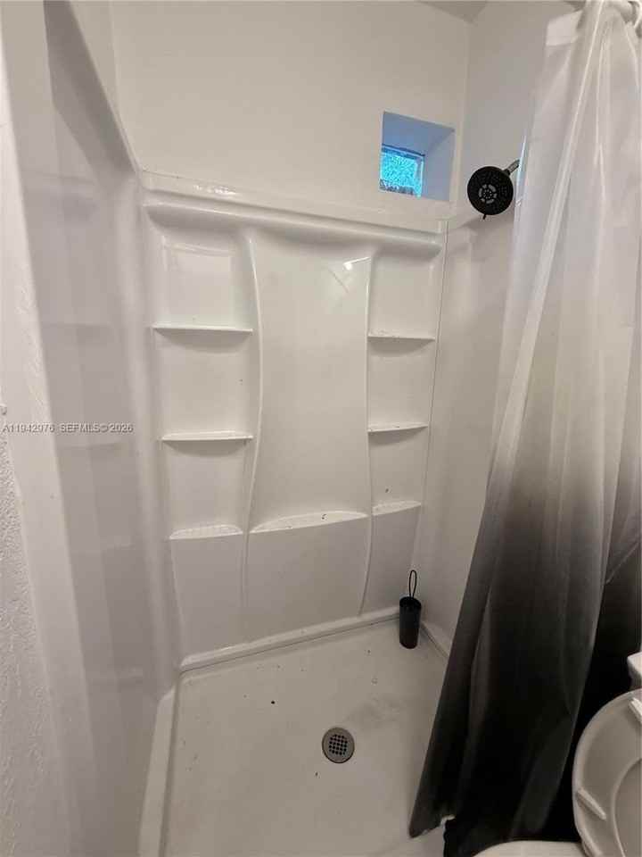 406 Foster Rd - Photo 4 of 8