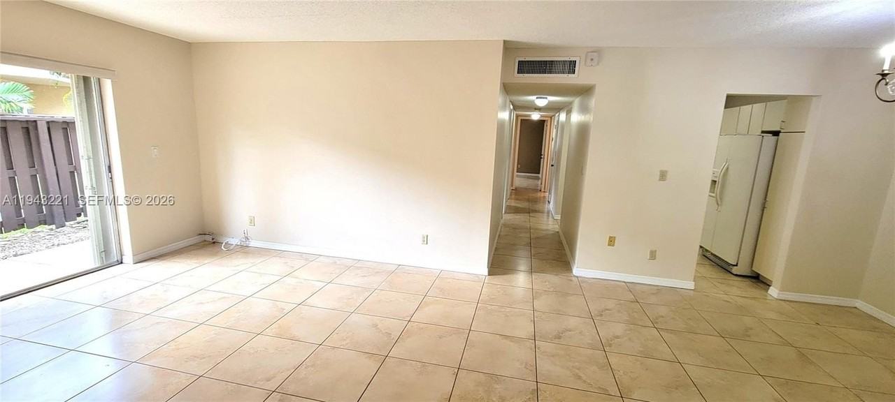 9004 Sw 137th St #B - Photo 3 of 14