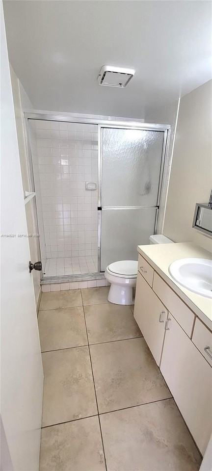 9004 Sw 137th St #B - Photo 6 of 14