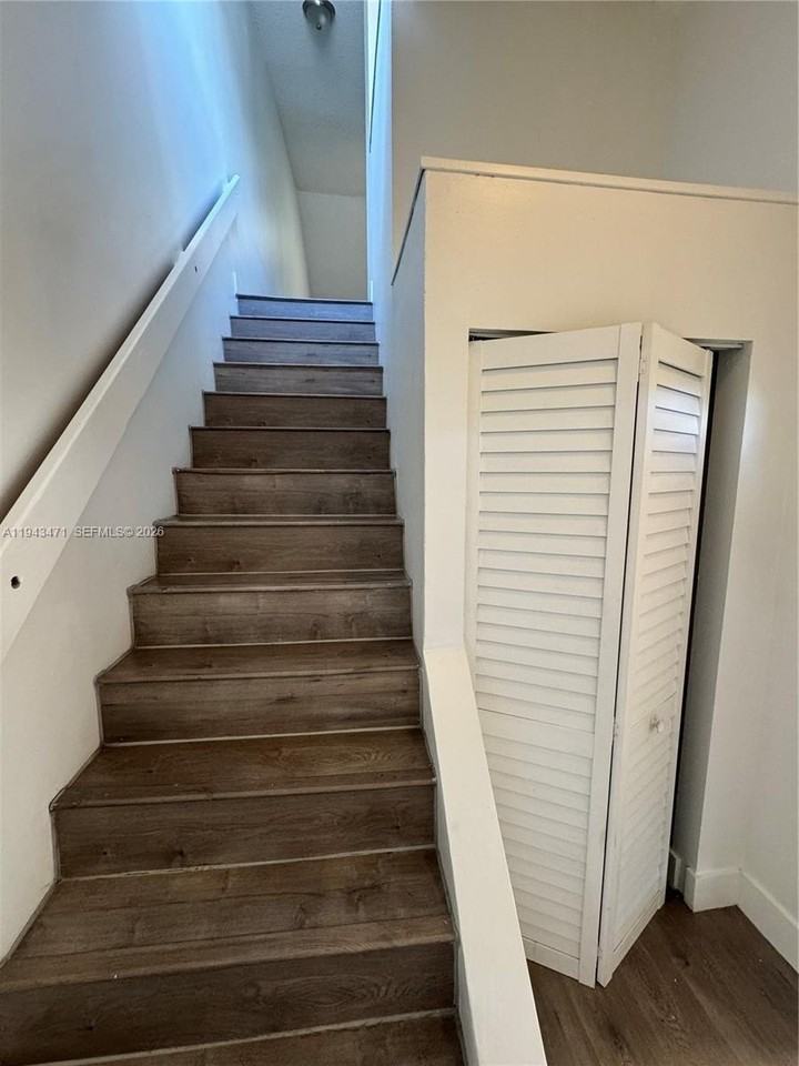 2267 Sw 80th Ter #0 - Photo 3 of 23