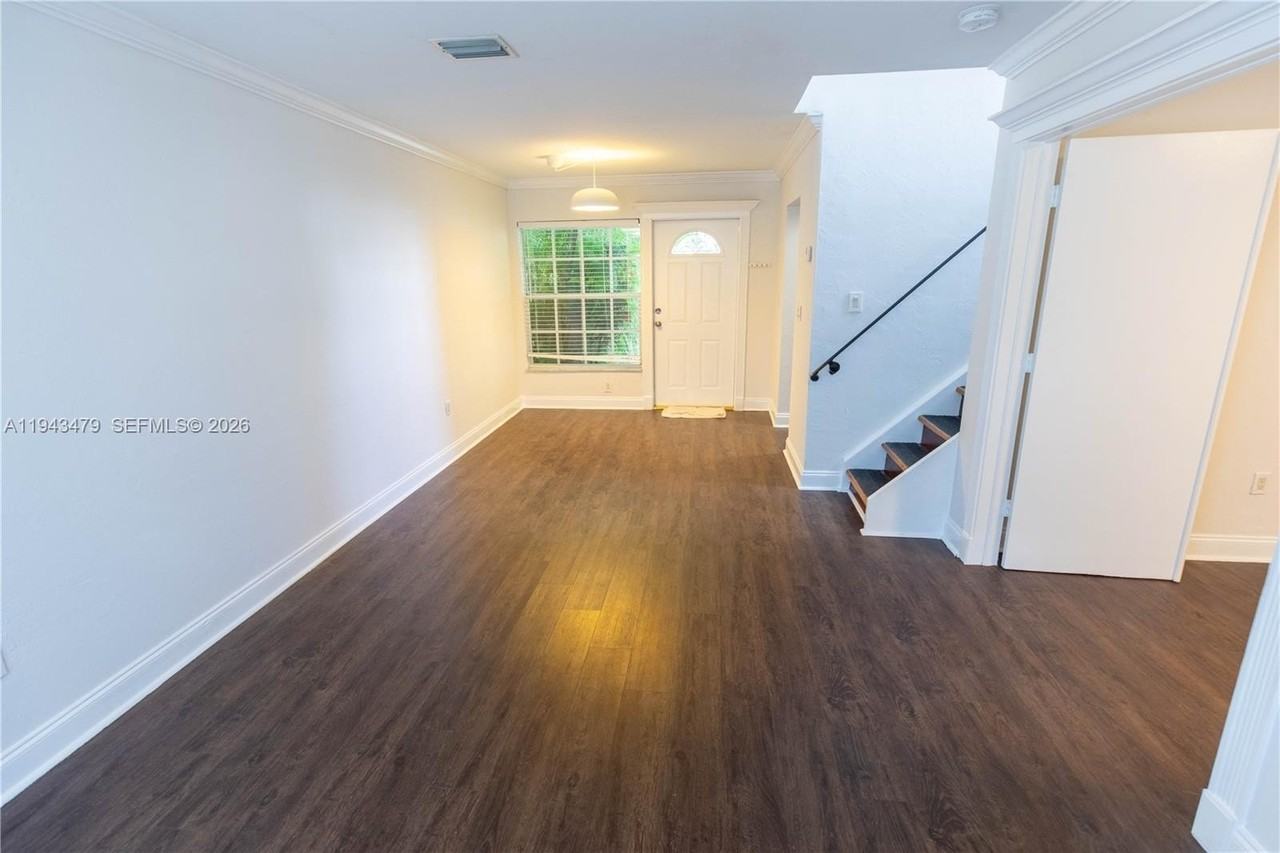 3171 Virginia St - Photo 6 of 15