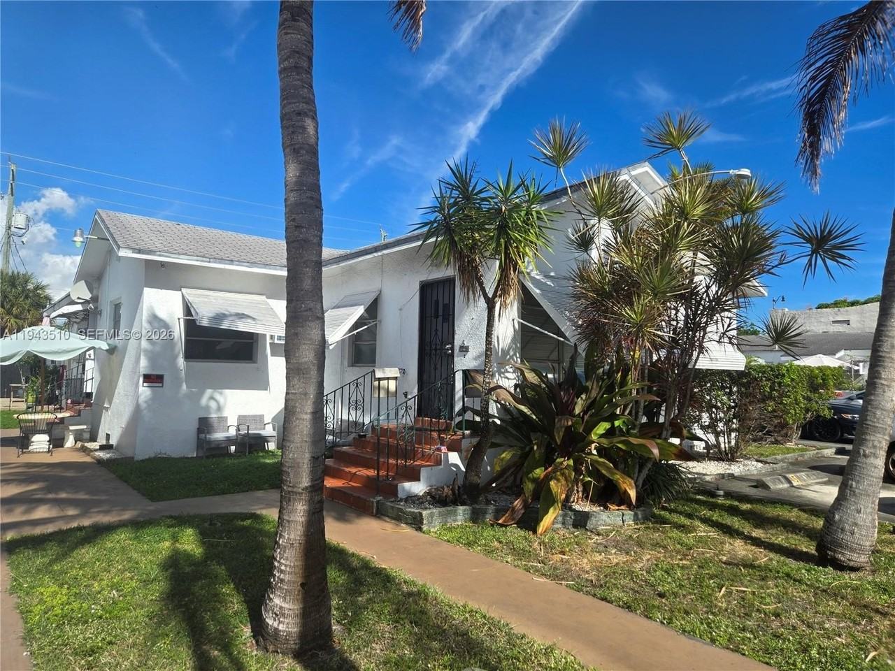 1825 Lincoln St #1-7 - Photo 2 of 14