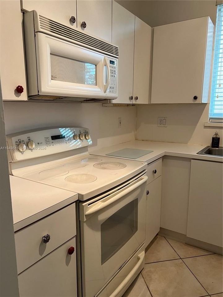 14412 Nw 83rd Pl #14412 - Photo 3 of 4