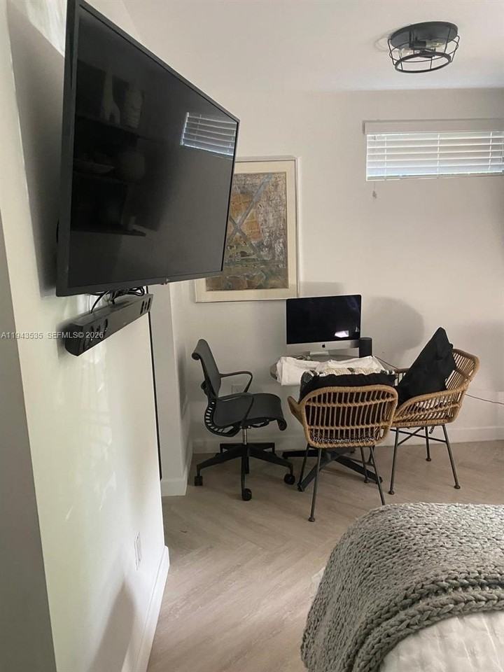 1321 Asturia Ave #REAR - Photo 6 of 15