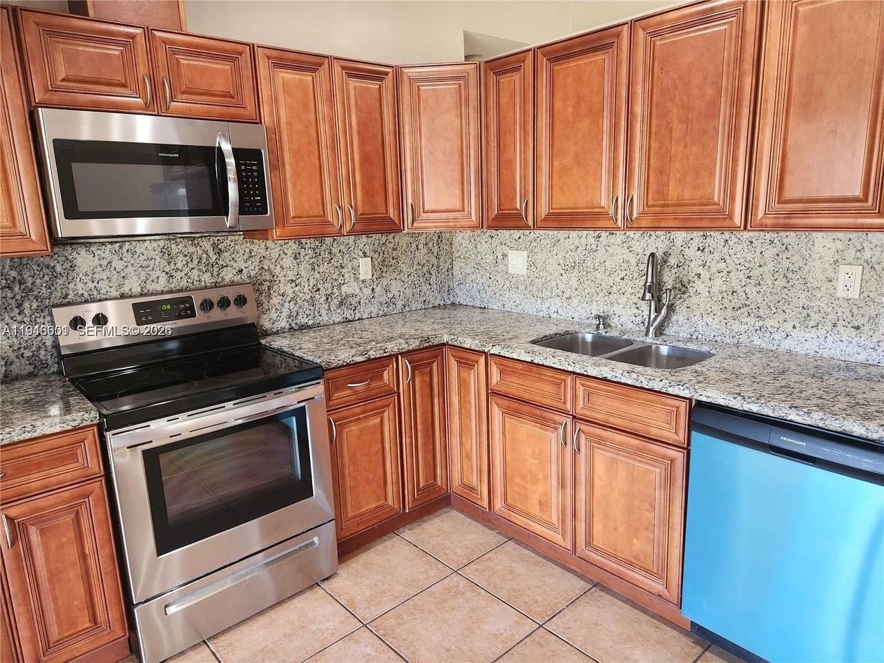 18303 Sw 139th Pl - Photo 6 of 19