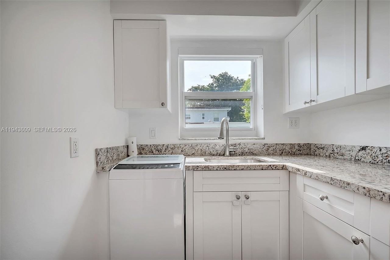 7701 Sw 55th Ave #38B - Photo 7 of 15