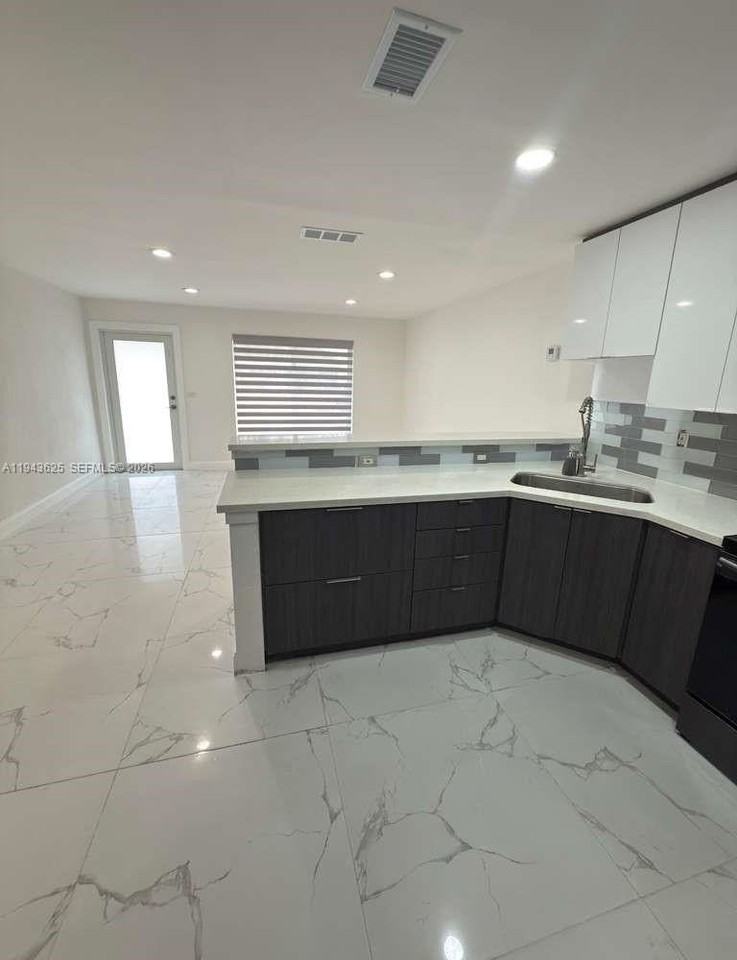 Nw 55th Ave #1 - Photo 7 of 14