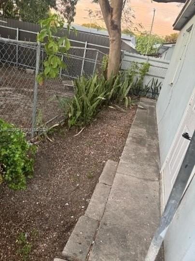 1221 Nw 42nd St #1223 - Photo 7 of 7