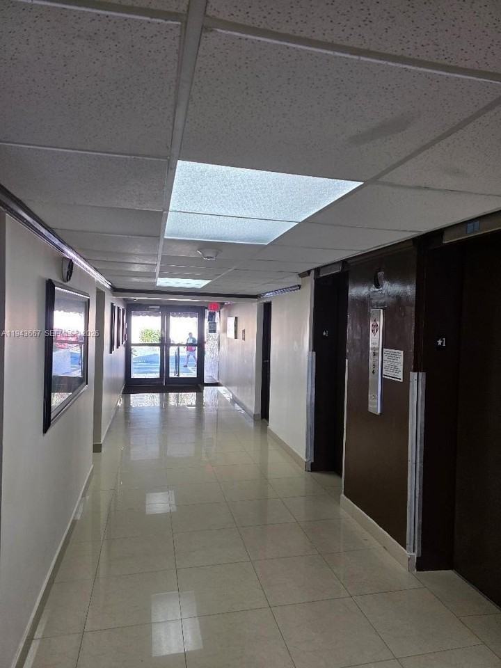 2000 2001 Atlantic Shores Blvd 2001 Atlantic Shores Blvd #104 - Photo 7 of 17